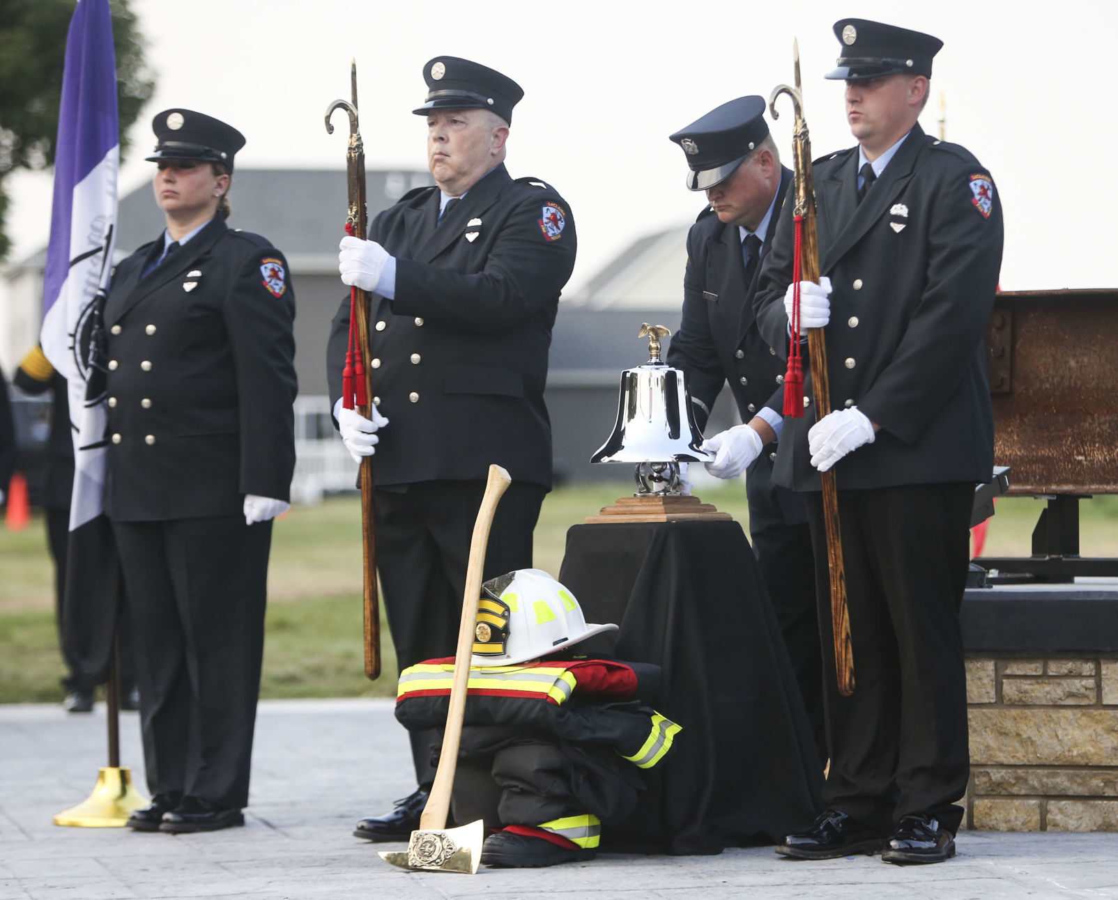 091121-qc-nws-LeClaireMemorial-08.JPG